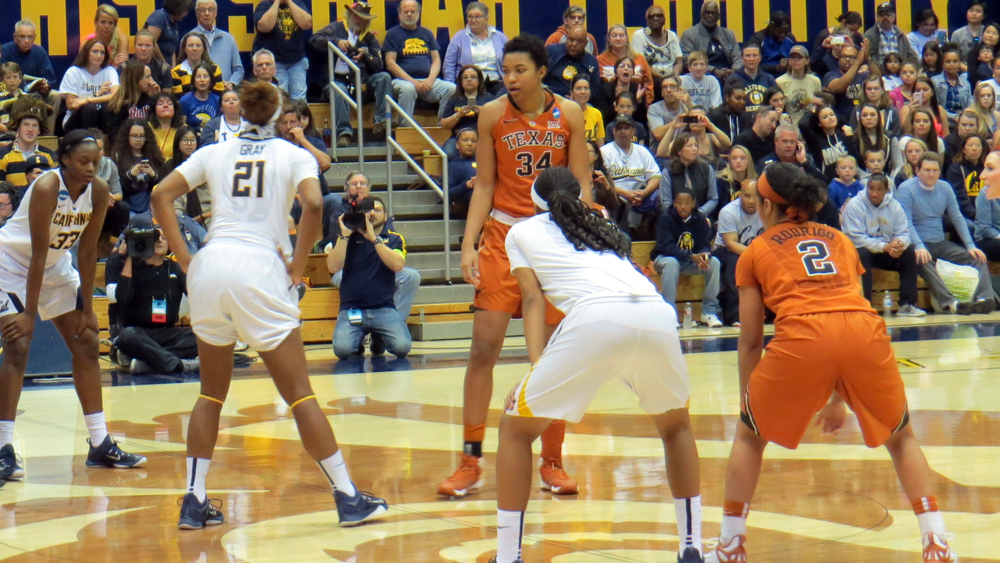 Texas bigs too much for Cal to handle, Longhorns advance to Sweet 16 for the first time in 11 years