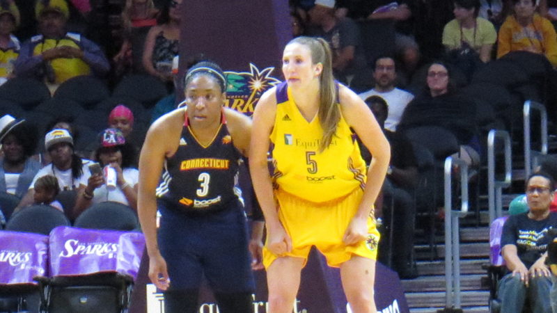 Strong third quarter pushes Sun past Sparks, 76-68