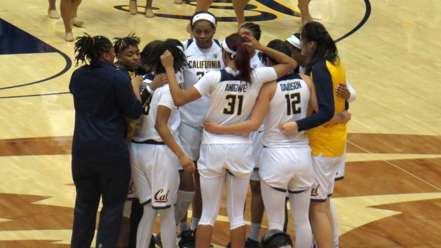 Cal completes weekend sweep, Penina Davidson leads Bears in 63-56 win over USC