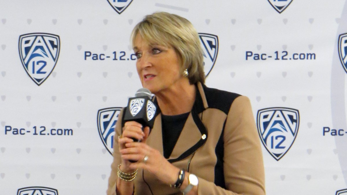 Washington State fires head coach June Daugherty