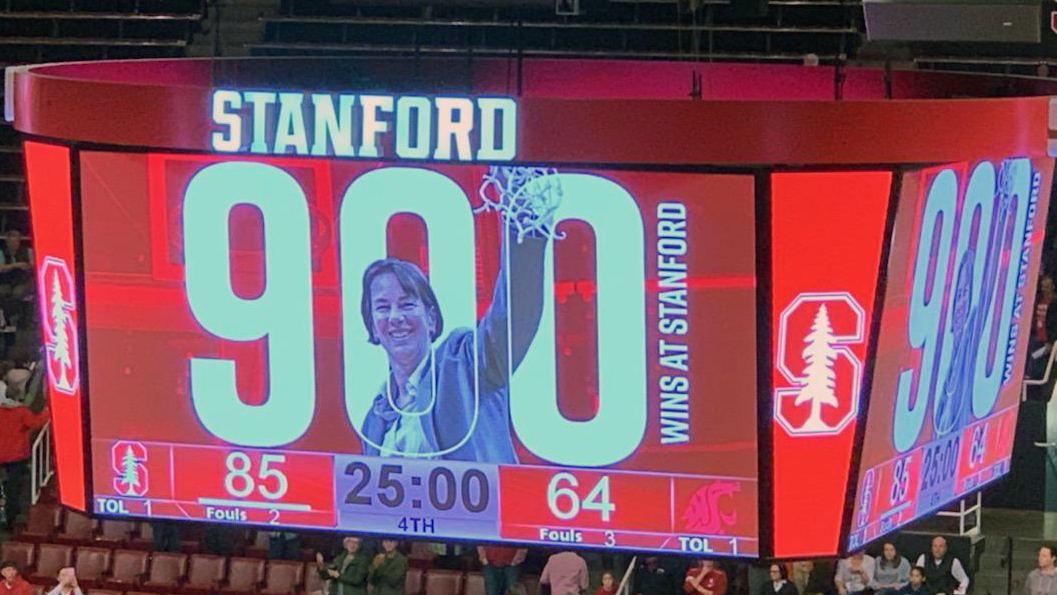 Alanna Smith has a career day and Stanford’s Tara VanDerveer hits another career milestone