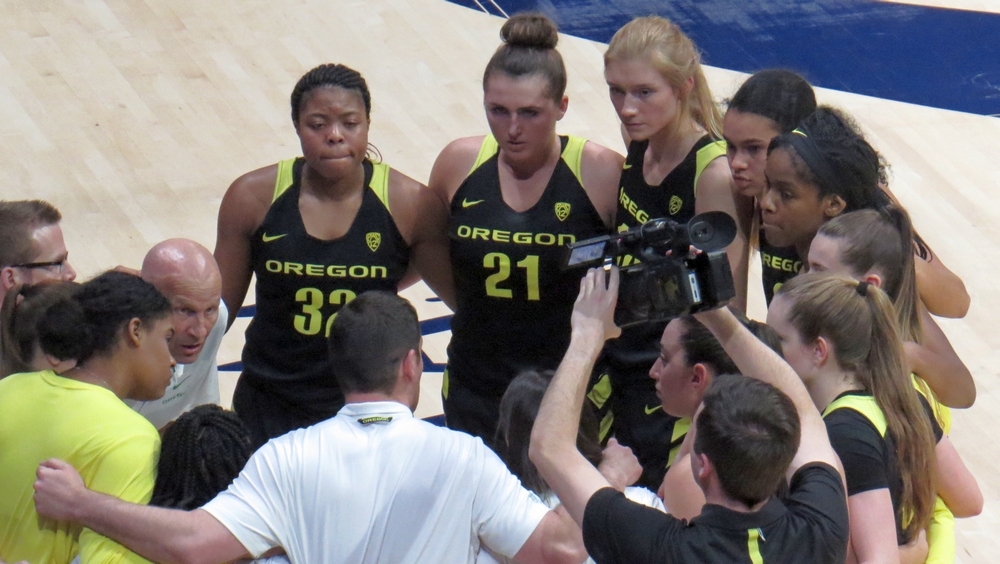 Oregon has big second half to hold off Cal for 105-82 win in Berkeley; Kristine Anigwe sets Bears scoring record