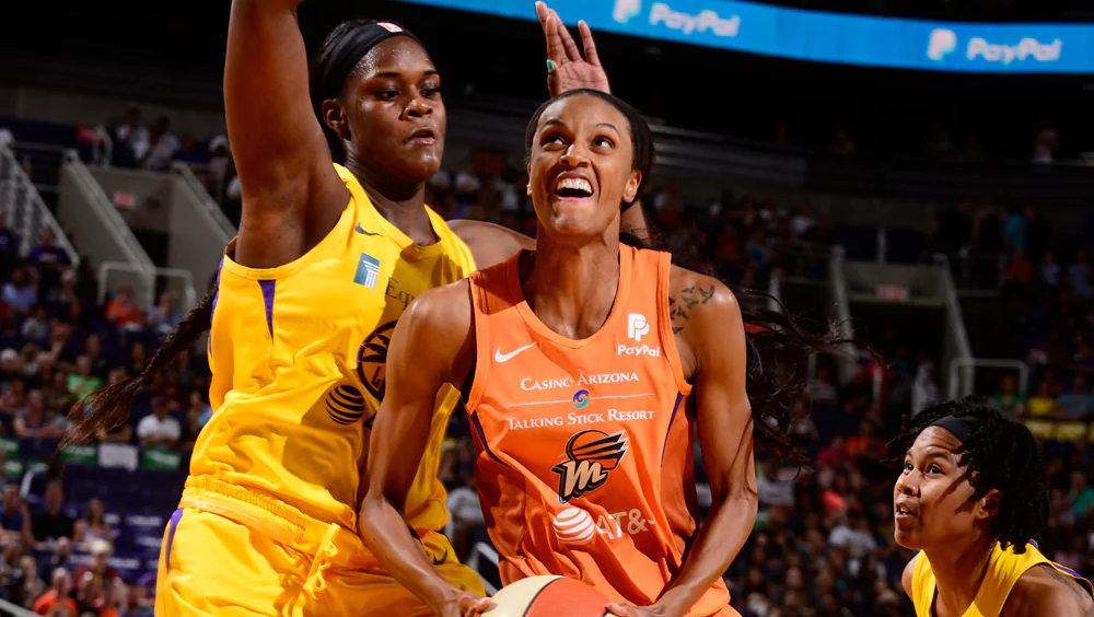 Big third quarter pushes Los Angeles Sparks to 17-point win over Phoenix Mercury, 85-68