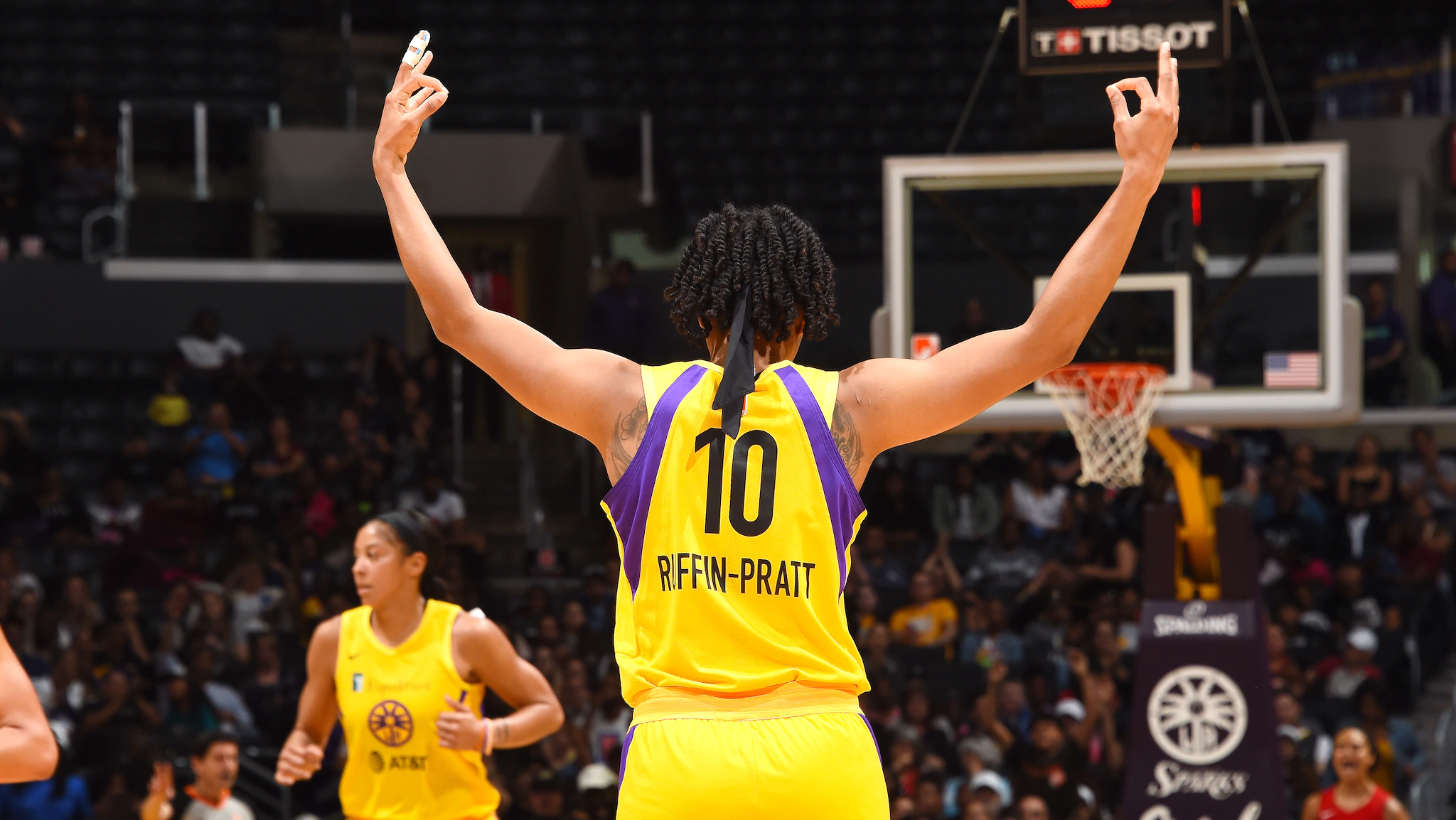 Los Angeles Sparks top Dallas Wings 69-64 in biggest comeback of the season