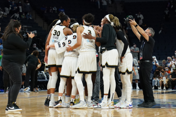 Sept. 26, 2021 - Chicago tops Minnesota in the second round of the WNBA playoffs. Photo: NBAE/Getty Images.