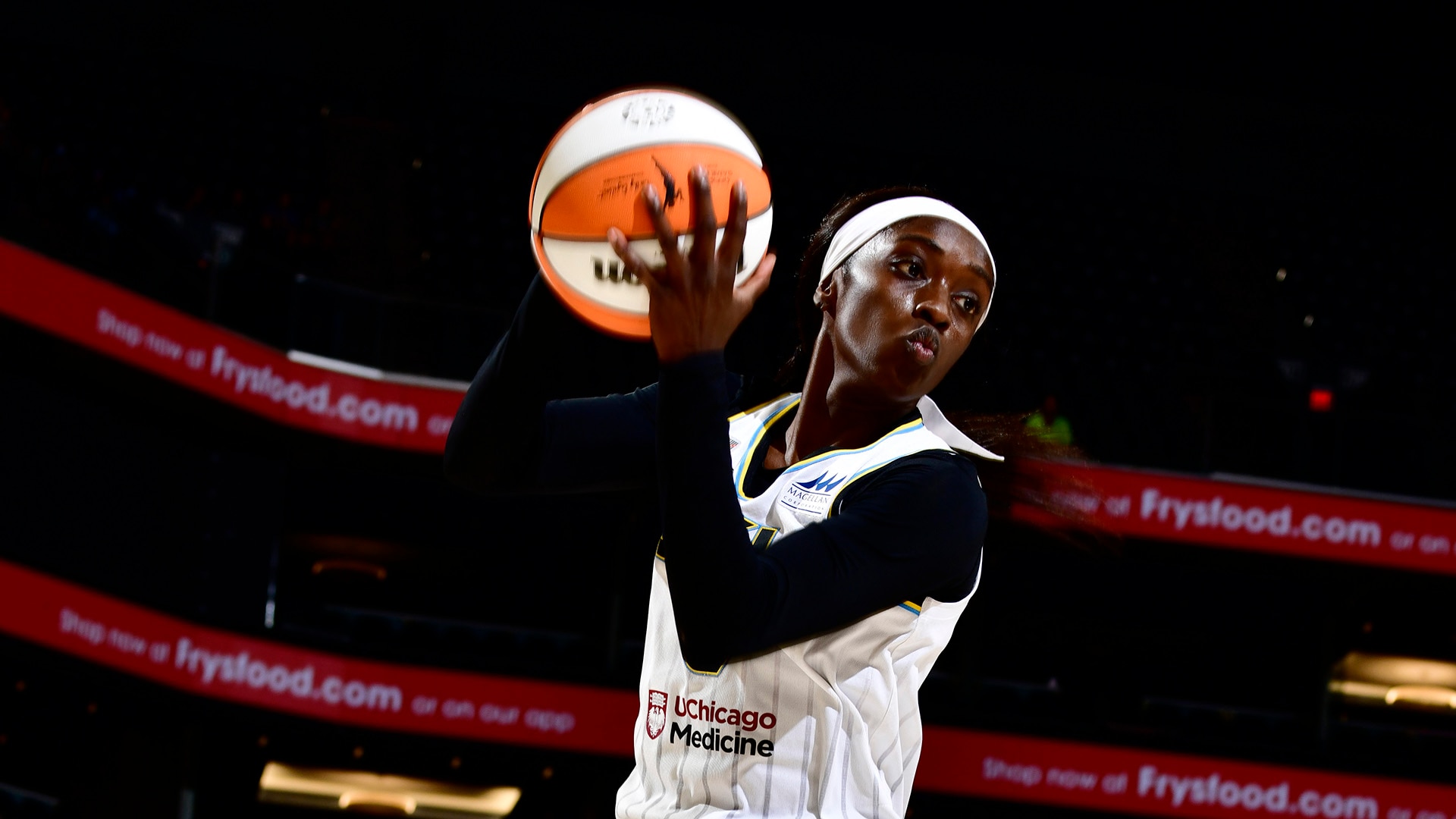 Six players in double figures lead Chicago Sky to a Finals Game 1 win over Phoenix Mercury,  91-77