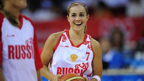 Russian national team member Becky Hammon checks in from London, talks about Olympic prep, the toughest foes and more