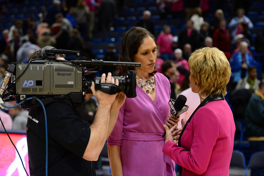 Dishin & Swishin 10/31/13 Podcast: A Halloween treat! Rebecca Lobo and Stephanie White discuss the upcoming NCAA women’s basketball season