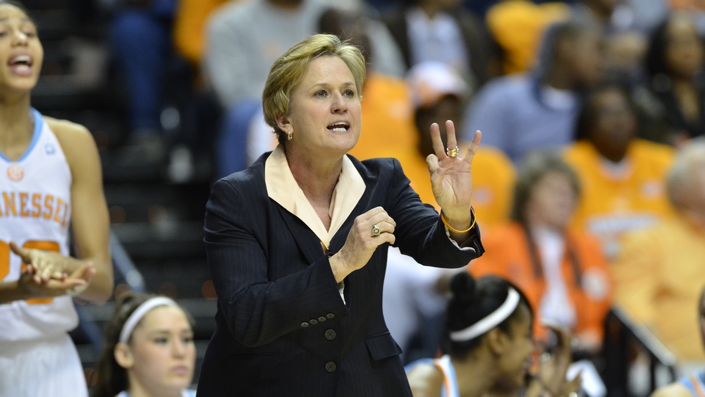 Dishin & Swishin 11/01/12 Podcast: After 31 years Holly Warlick takes the reins at Tennessee