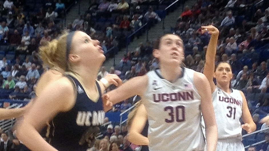 10-0 UConn goes into final exam break with 60-point victory over UC-Davis, 97-37