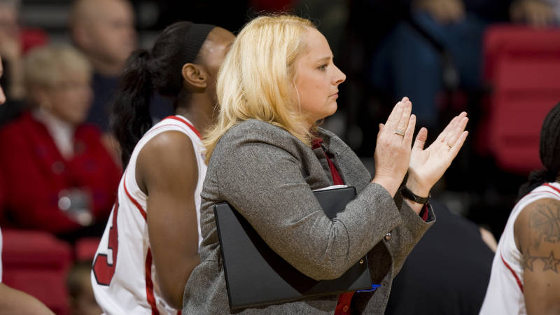 UMKC head coach Marsha Frese on supporting her sibling, Maryland’s Brenda Frese, in the Final Four